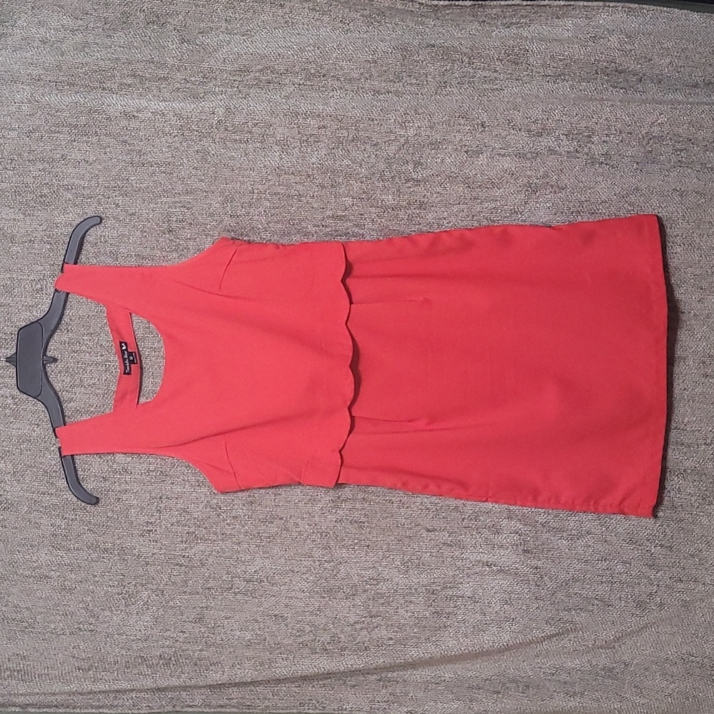 Red sleeveless dress